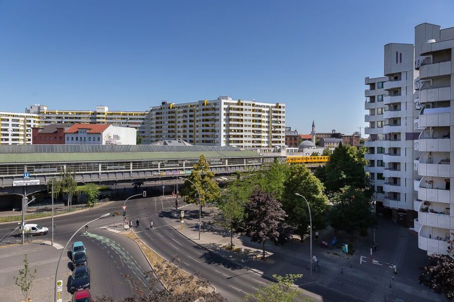 Berlin: Kreuzberg Guided Walking Evening Tour - Who will enjoy this Kreuzberg tour