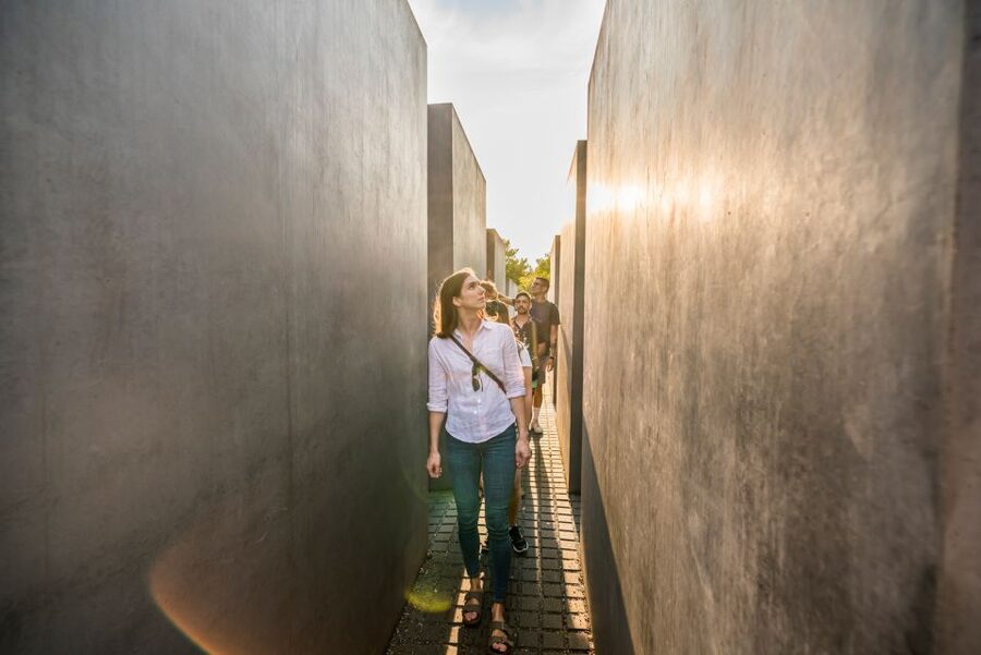 Berlin: Third Reich & Cold War Guided Walking Tour - A 200-meter remnant of the Berlin Wall