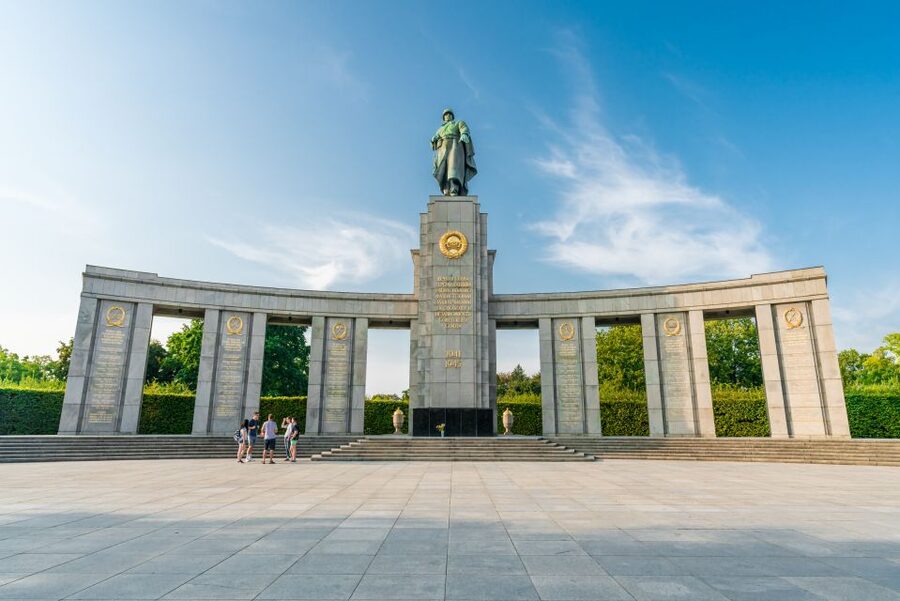 Berlin: Third Reich & Cold War Guided Walking Tour - The Holocaust Memorial and the cost of abstraction