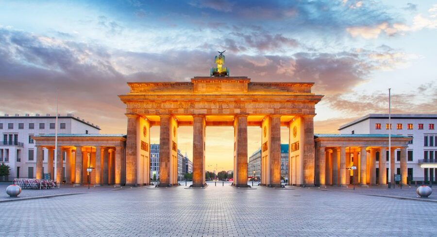 Berlin: Walking Tour of the Top 10 Sightseeing Attractions - The Holocaust Memorial and Potsdamer Platz