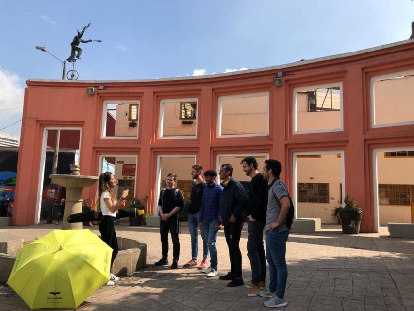 Bogotá: Guided La Candelaria Walking Tour - The guides make the difference
