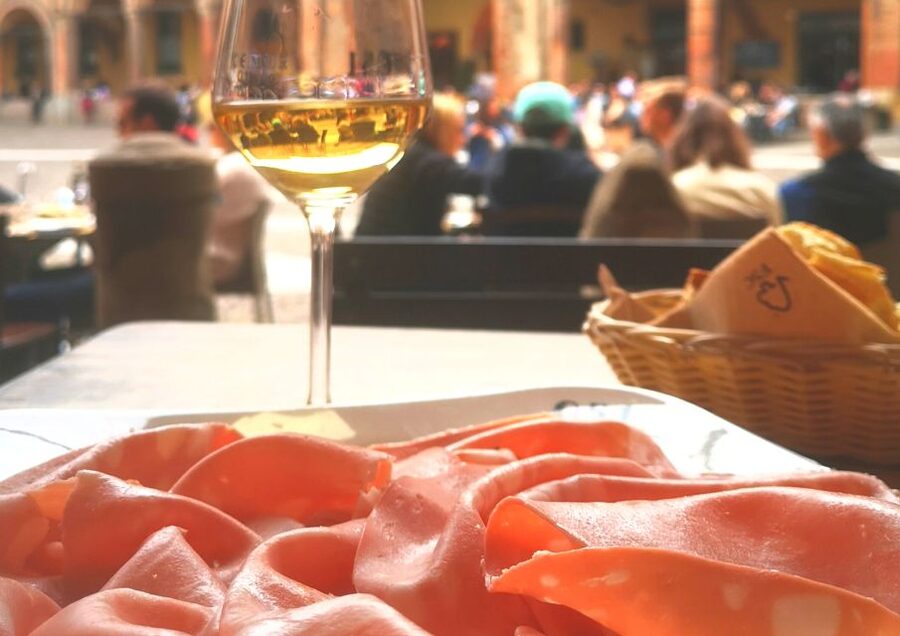 Bologna: City Center Guided Wine Walking Tour - Practical tips for a better tasting