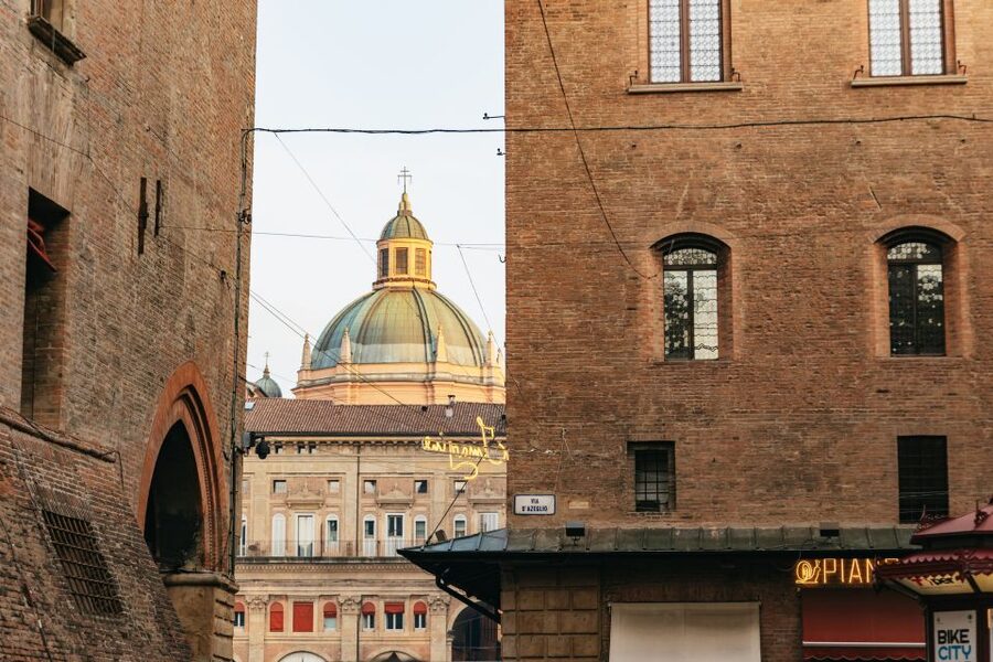 Bologna: City Center Walking Tour - Piazza della Mercanzia and the story of Bologna’s towers