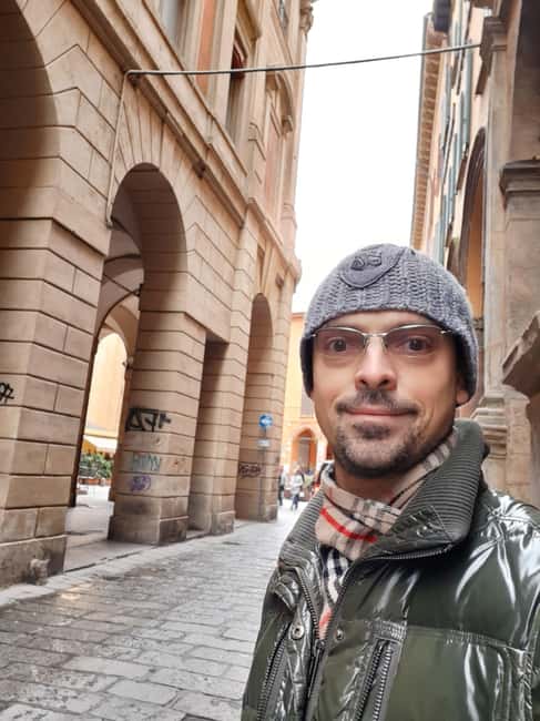 Bologna: Private Walking Tour with a Local - What the walking route can include