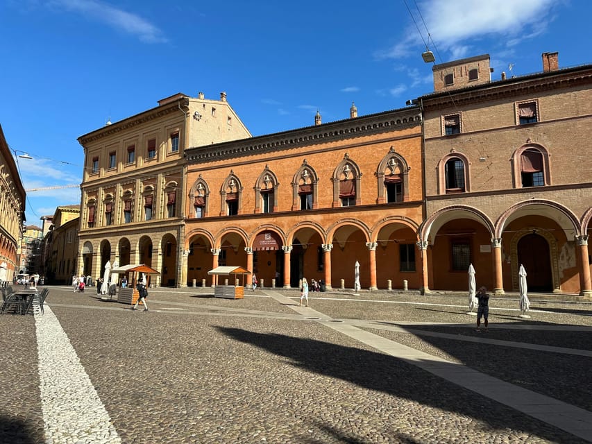 Bologna: Walking Food Tour and Highlights with a Local Guide - Tagliatelle al ragù at a local restaurant