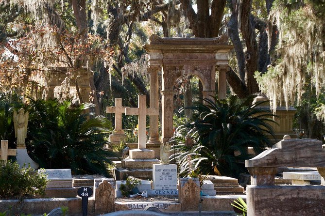 Bonaventure Cemetery Walking Tour with Transportation - Key points at a glance