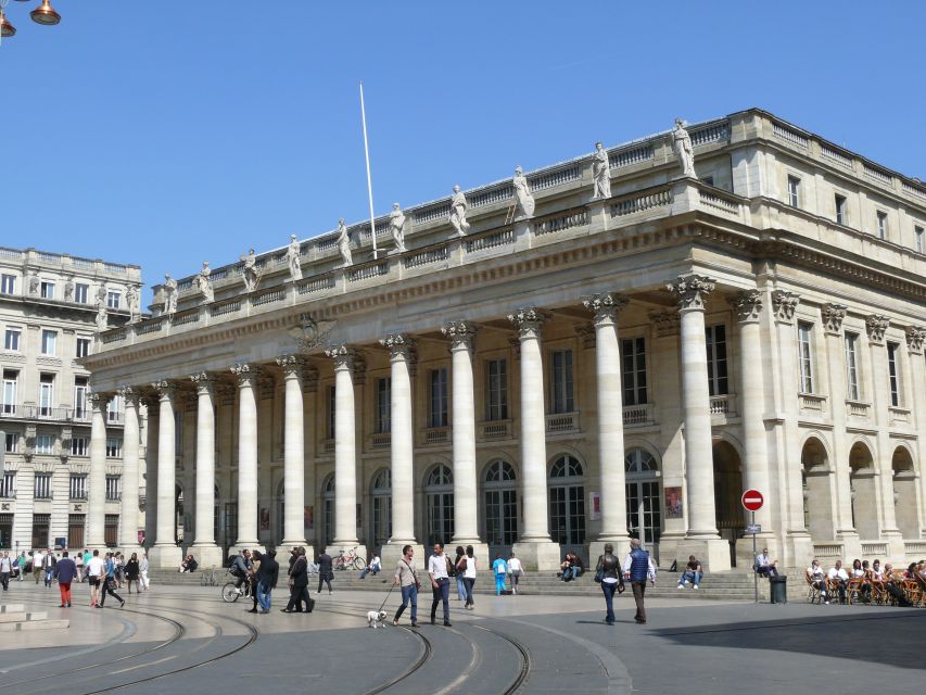 Bordeaux: Guided Walking Tour - Saint-Pierre and the narrow streets of the Old Town
