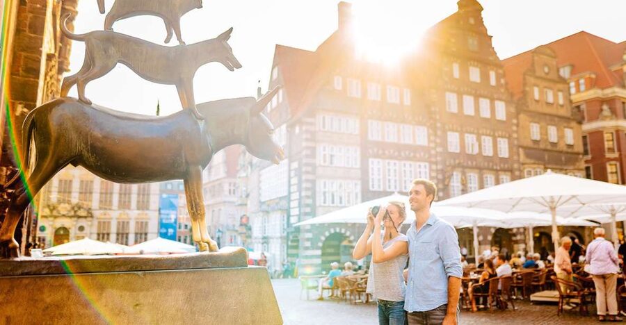 Bremen: City Center Guided Walking Tour - Böttcherstraße, where old trade meets bold design