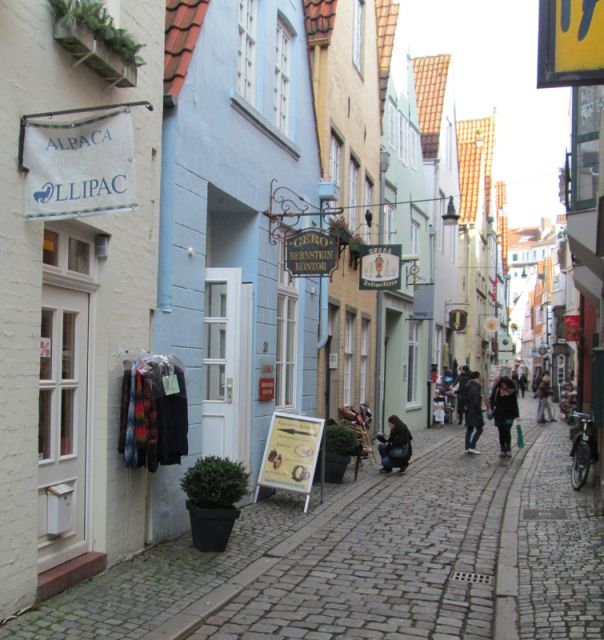 Bremen: Walking Tour of Historic Schnoor District - Key points to know before you book