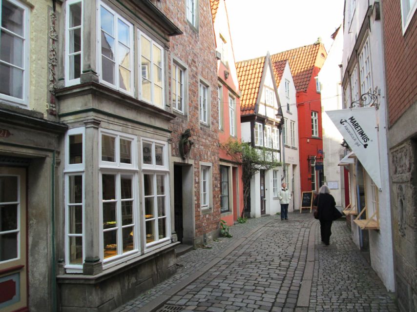 Bremen: Walking Tour of Historic Schnoor District - Entering Schnoor from Domsheide