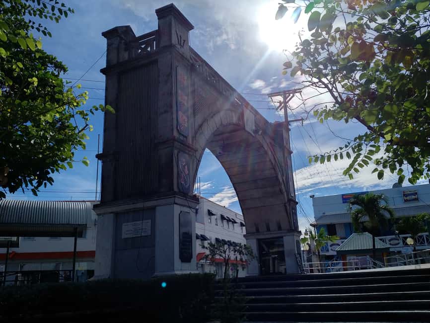 Bridgetown: A Guided Walking Tour of The History of a City - A city story that begins at Independence Square