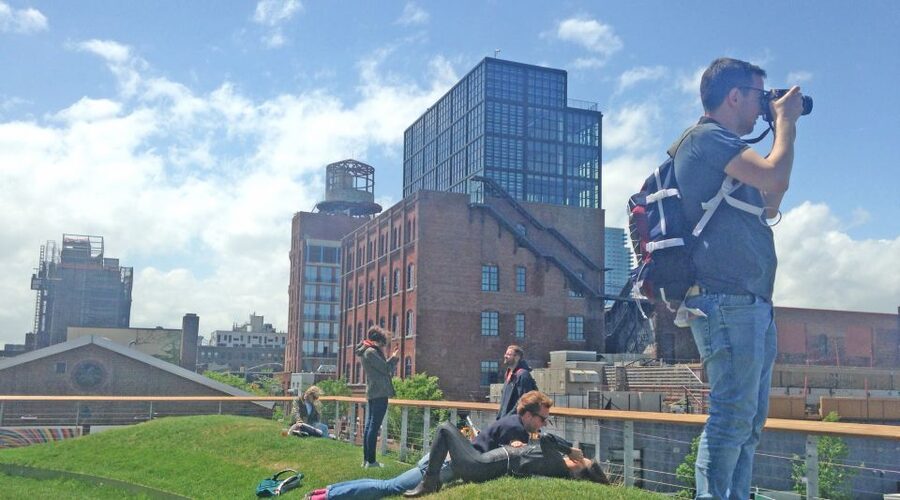 Brooklyn: 2-Hour Best of Brooklyn Walking Tour -Williamsburg - The guides and the feel of the walk