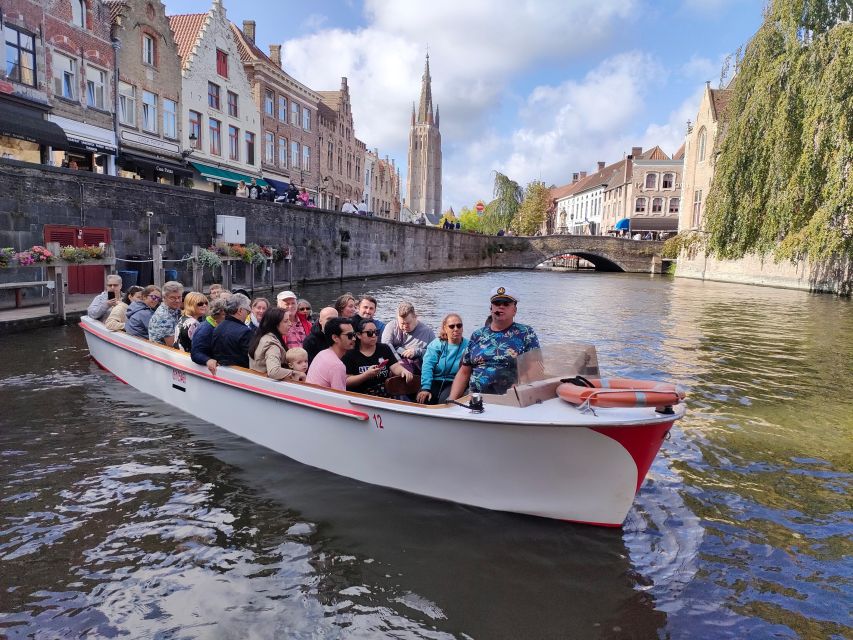 Bruges: Small Group Boat Cruise and Guided Walking Tour - Chocolate on the Rosary Quay