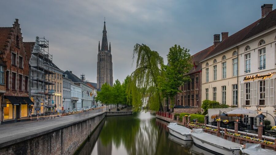 Bruges: Walking Tour, Canal Boat Trip w/Beer Tasting Option - Bruges in One Compact Walking Tour
