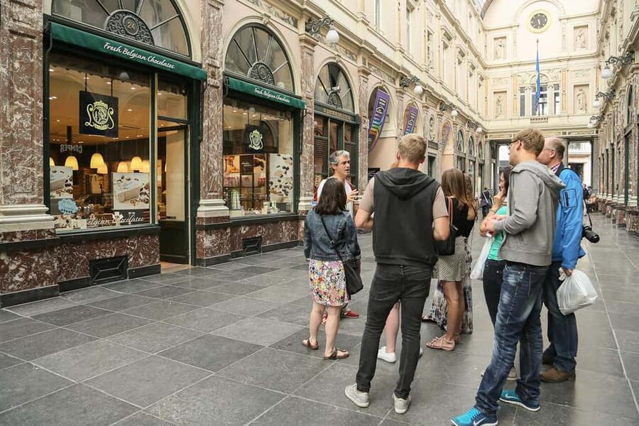Brussels: Chocolate Appreciation and Tasting Walking Tour - Five chocolatiers between Saint Hubert and Saint Catherines