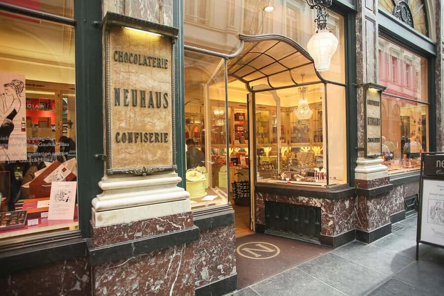 Brussels: Chocolate Appreciation and Tasting Walking Tour - The Royal Galleries of Saint Hubert set the tone
