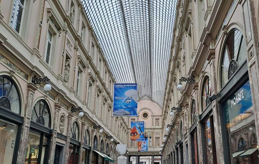 Brussels: Walking Food Tour with Chocolate, Beer, & Waffles - A full Belgian lunch away from the busiest tourist streets