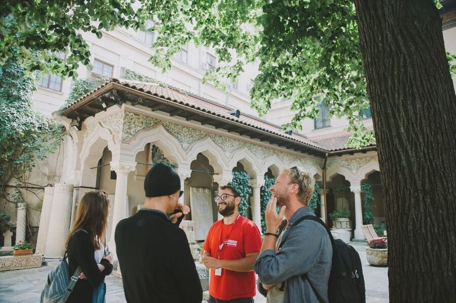 Bucharest: 3-Hour Walking Tour - Walking south along Victory Avenue