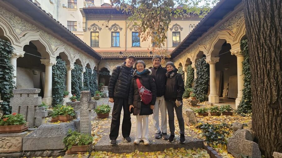 Bucharest: Guided Walking Tour with Romanian Snack - Hanu’ lui Manuc and medieval Bucharest