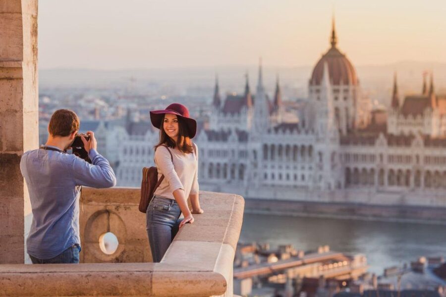 Budapest: 3-Hour Grand City Tour and Castle Walk - A fast introduction to both Buda and Pest