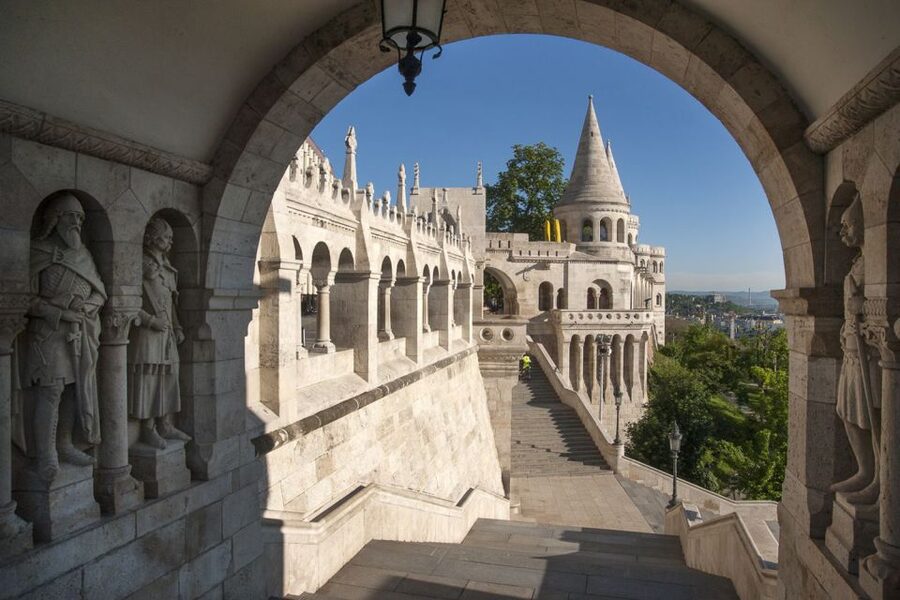 Budapest: Buda Castle District Walking Tour - Why Buda Castle District works best with a guide