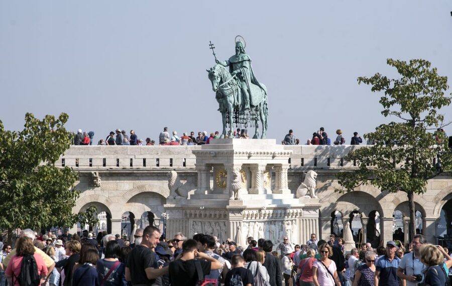 Budapest: Buda Walking Tour - Fisherman’s Bastion and the view over Pest
