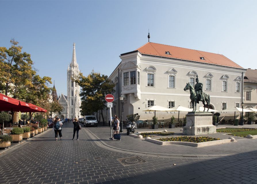 Budapest: Buda Walking Tour - What the guides add to a short two-hour walk