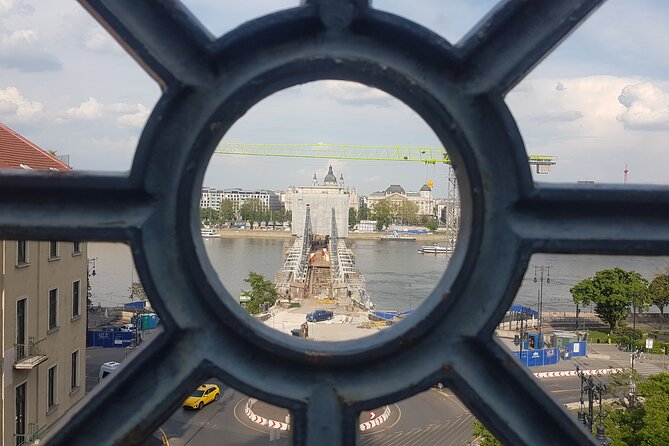 Budapest: Castle District Walking Tour - Meeting at Batthyány tér and starting uphill