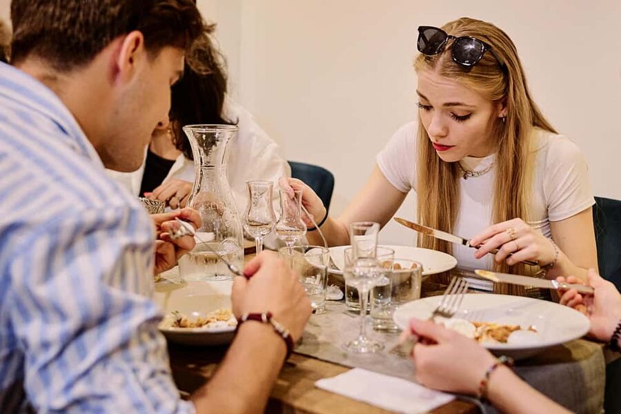 Budapest Guided Food Walking Tour with Drinks Included - What your guide adds to the meal