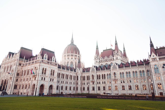 Budapest Historical Sightseeing - Free Walking Tour - Unger’s House and the changing face of Budapest