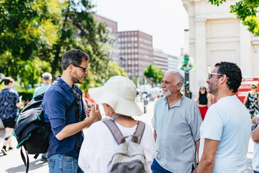 Budapest: Jewish History Guided Walking Tour with Historian - The flódni stop