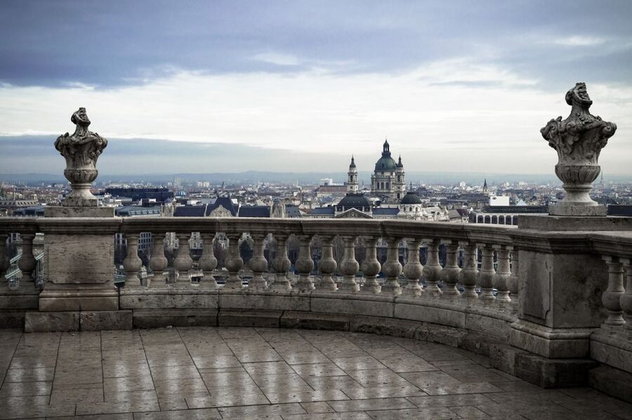 Budapest: Walking Tour in German - Climbing into the Buda Castle area