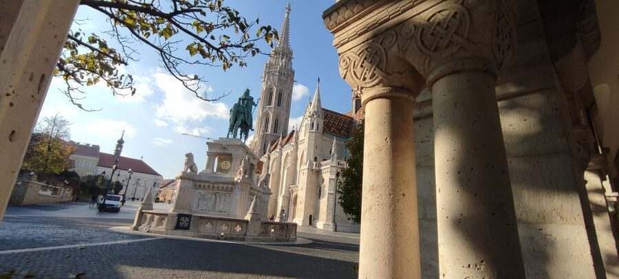 Budapest: Walking Tour in the Buda Castle District - Matthias Church and Fisherman’s Bastion