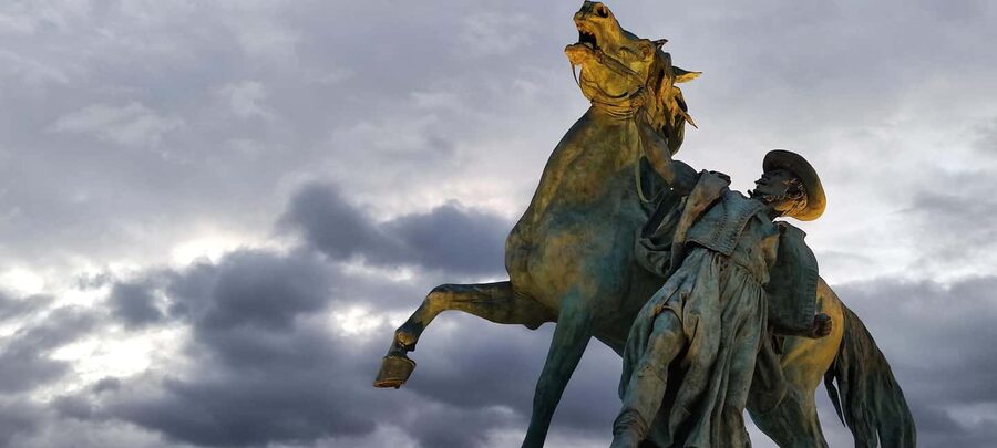 Budapest: Walking Tour in the Buda Castle District - Buda Castle Caves and the former government quarter