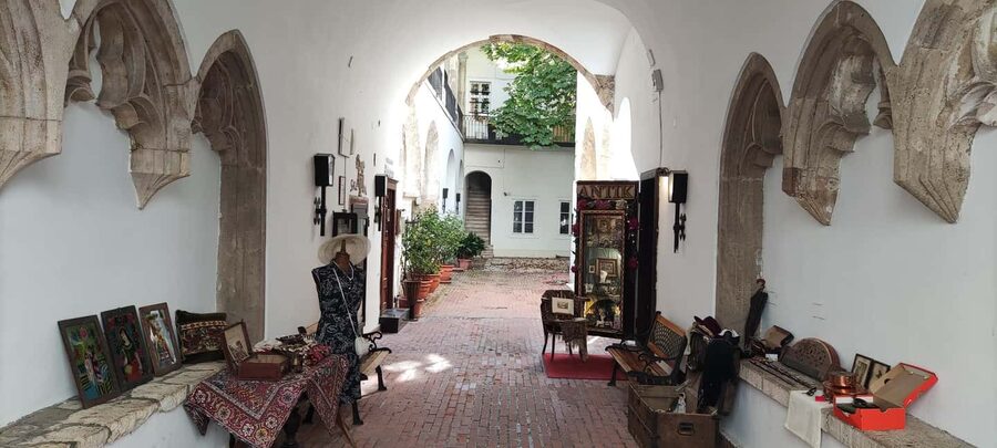 Budapest: Walking Tour in the Buda Castle District - Finishing near the Castle Bazaar