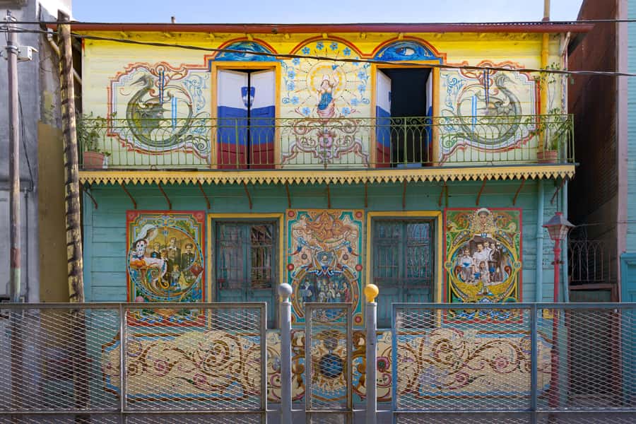 Buenos Aires: La Boca Guided Walking Tour in English - What the guides add to the experience