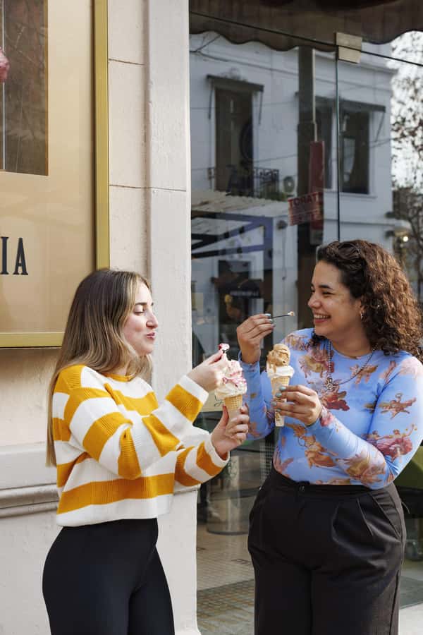 Buenos Aires: Local Foodie Adventure with Sherpa Food Tours - Small groups and the social side