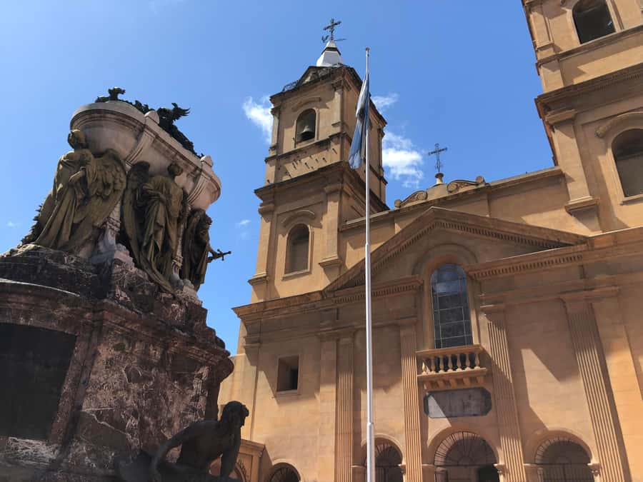 Buenos Aires: San Telmo and Market Guided Walking Tour - Why San Telmo makes a good first walk in Buenos Aires