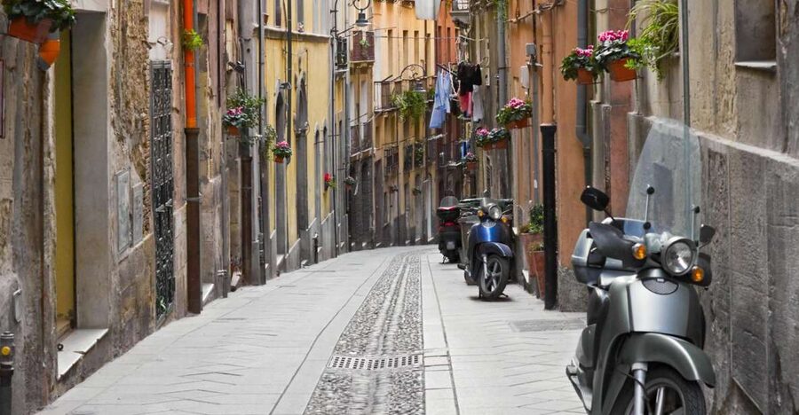Cagliari: Walking Tour of the Old City - The cathedral and royal palace