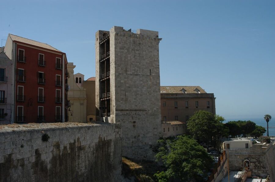 Cagliari: Walking Tour of the Old City - Medieval towers, bastions, and the old city lanes
