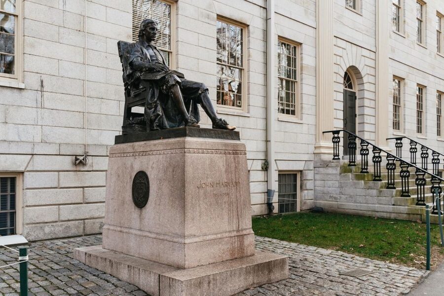 Cambridge: Harvard University Student-Guided Walking Tour - Key points at a glance
