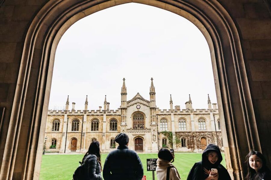Cambridge University & Kings College Walking Tour By Alumni™ - Why a Cambridge student changes the walk