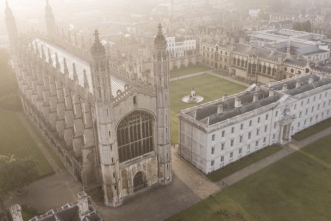 Cambridge University Walking Tour by Alumni™ Kings College Option - Trinity, St John’s, and Cambridge rivalry