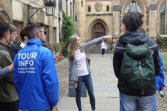 Cambridge University Walking Tour by Alumni™ Kings College Option - Senate House and Cambridge graduation traditions