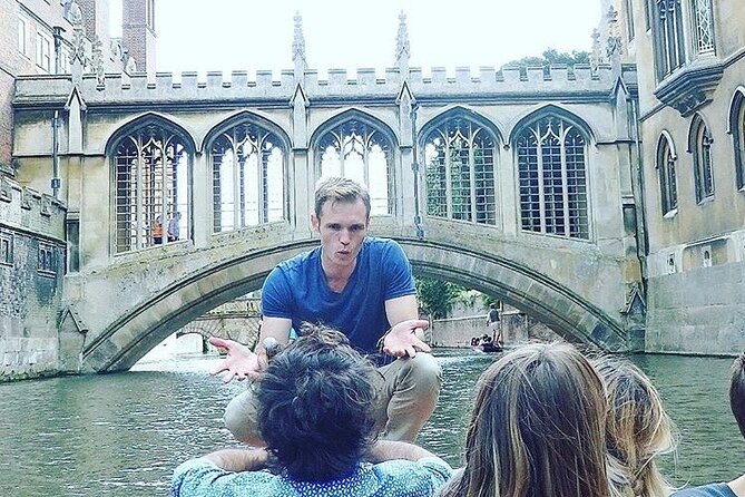 Cambridge Walking & Punting Tour by Alumni™ King’s College Option - The Corpus Clock and the Eagle pub