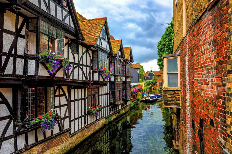 Canterbury: Walking Tour with Green Badge Guide - From medieval pilgrimage to modern Canterbury