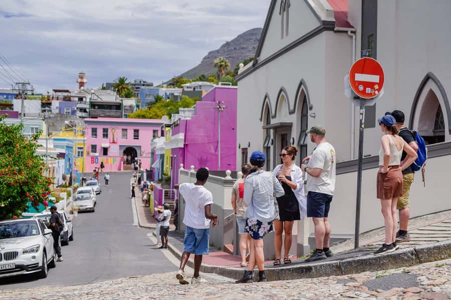 Cape Town: Art, Culture & History Walking Tour - Greenmarket Square and Cape Town’s creative side