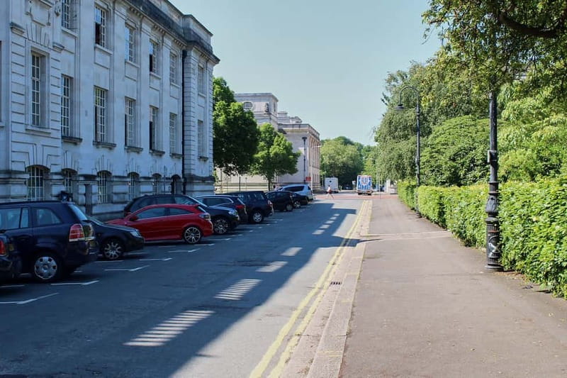 Cardiff: Doctor Who City Walking Tour - Cardiff Castle is the right place to begin