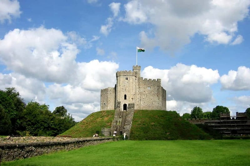 Cardiff: Doctor Who City Walking Tour - See Cardiff become several different planets and periods
