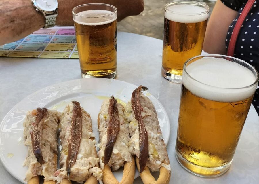 Cartagena: Guided Walking Tour with Tapas and Drinks - What the 2.5-hour pace feels like